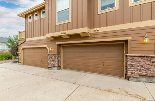 Commerce City House | Modern Townhome Close to Denver Airport