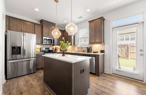 Auburn House | Modern Townhome in Auburn