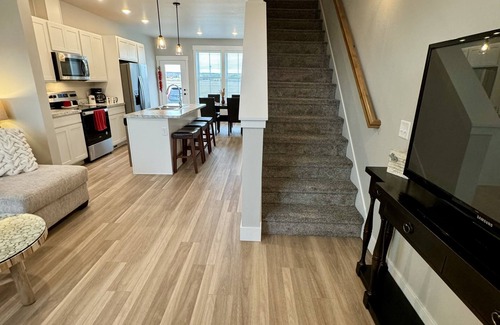 Billings House | Modern Townhome in Fabulous Neighborhood!
