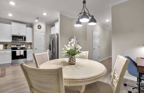 Pooler Condo | Modern Townhome in Pooler | Pool & Trails