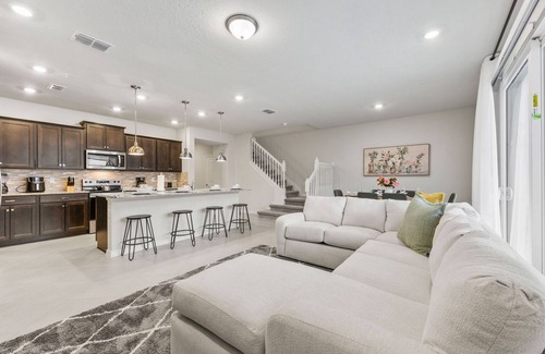 Four Corners House | Modern Townhome Private Pool Near Disney