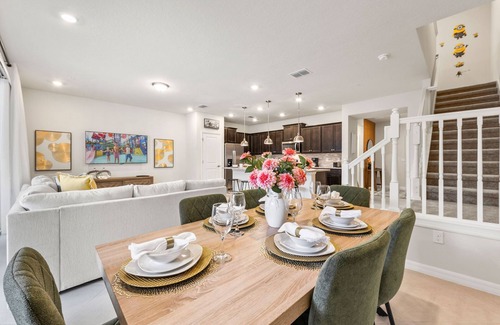 Four Corners House | Modern Townhome Private Pool Near Disney