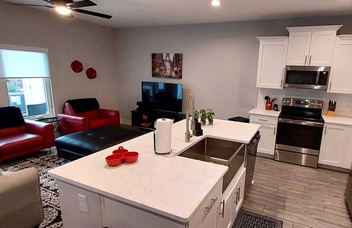 Clayton House | Modern Townhome Sleeps 8 / #4