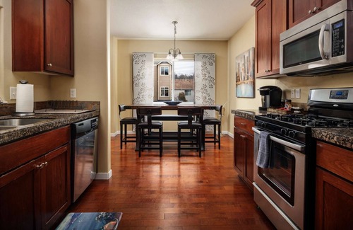 Metzger House | Modern Townhome With Open Floor Plan and Pool Table Near Washington Square, 8.5 miles to Downtown