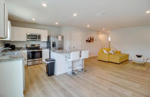 Cartersville House | Modern Townhome with Patio 7 Mi to Dtwn Cartersville