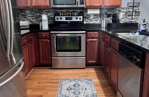 Castle Hayne House | Modern townhouse!A short drive to Downtown Wilmington, UNCW & Wrightsville Beach