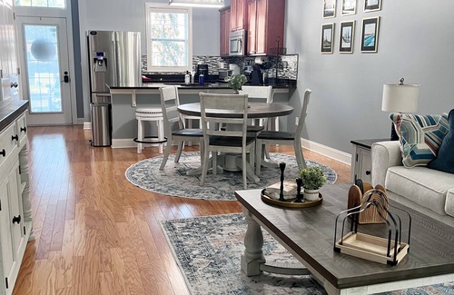 Castle Hayne House | Modern townhouse!A short drive to Downtown Wilmington, UNCW & Wrightsville Beach