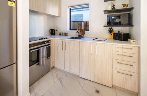 Christchurch City Centre House | Modern Townhouse Cashel Street 2 bed 2 bath