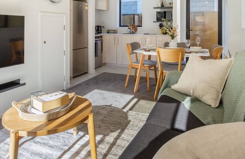 Christchurch City Centre House | Modern Townhouse Cashel Street 2 bed 2 bath