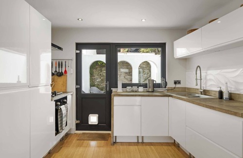 Mylor Churchtown House | Modern Townhouse in Central Falmouth, Nr Seafront!