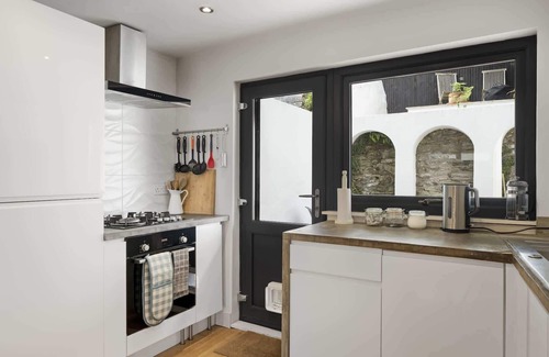 Mylor Churchtown House | Modern Townhouse in Central Falmouth, Nr Seafront!