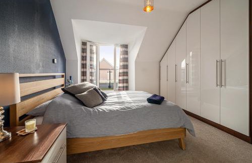 Maidenhead Apartment | Modern Townhouse - Sleeps up to 6