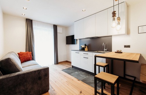 Bressanone Apartment | Modern-traditional apartment with private terrace