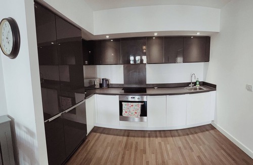 Hillingdon Apartment | Modern two-bedroom flat, fully equipped