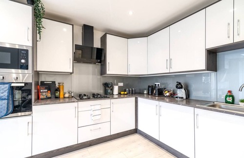 Kenton West Apartment | Modern Two Bedroom Apartment in Harrow