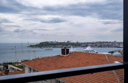 Kabatas Apartment | Modern Two-Bedroom Flat with Stunning Bosphorus View