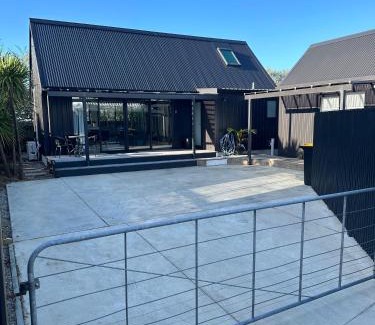 Whangamata Apartment | Modern Two bedroom Oasis