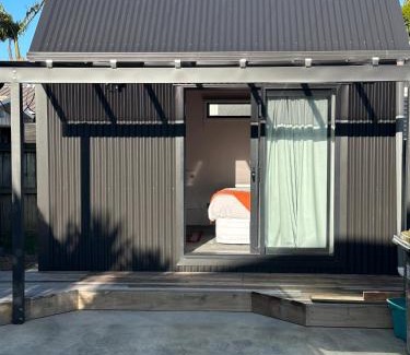 Whangamata Apartment | Modern Two bedroom Oasis