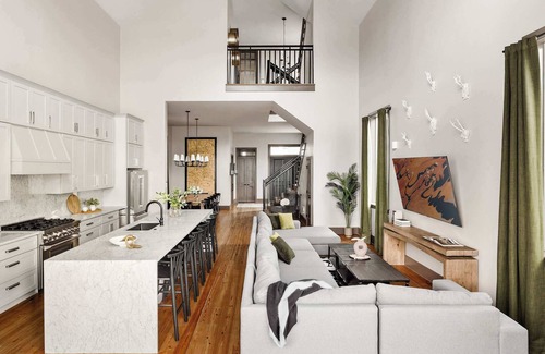 Faubourg Lafayette Hotel | Modern Unit With Heated Pool & Hot Tub