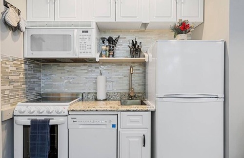 Boyne Falls Condo | Modern updated Boyne Mountain studio condo in the Villa perfect for a small family or group