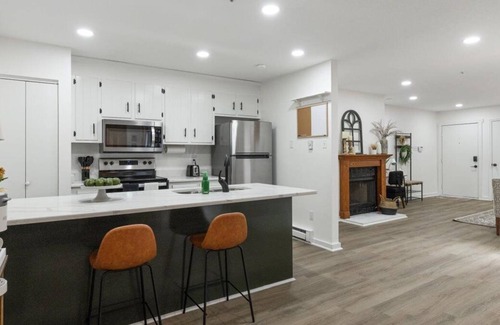 North Chesterfield House | Modern Updated Oasis in Chesterfield On Golf Course