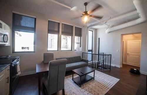 South Side Flats Apartment | Modern Upscale 2BR Apartment in Carson - Stay Gia
