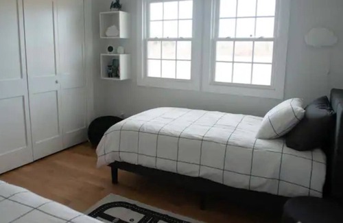 Saugerties House | Modern Upstate FarmHouse Best Location