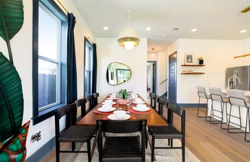 Faubourg Lafayette House | Modern Urban Oasis with 5BR, Pool, Patio & Parking