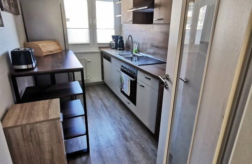 Mucheln Apartment | Modern vacation apartment with lake view and balcony on the ground floor