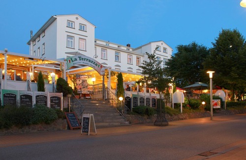 Gohren Apartment | Modern vacation apartment in a central location, close to the beach - Kurhaus Nordstrand FeWo 43