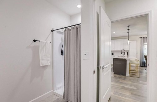 Rotonda Heights Apartment | Modern Vacation House