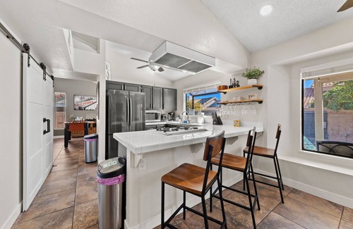 Paradise House | Modern Vegas Home- Prime Location, Full Amenities
