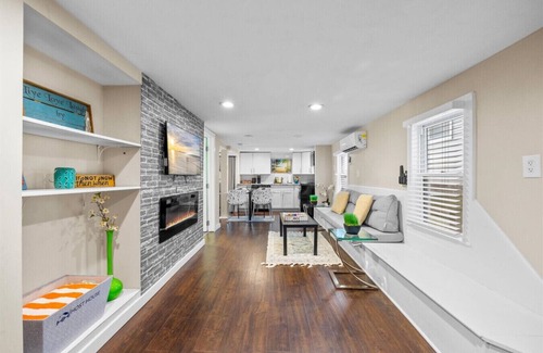 Ventnor City Apartment | Modern Ventnor 2BR + Beach Gear Included