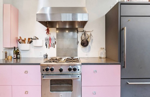 Belmont House | Modern Victorian 3BD/2BA Retreat with Sauna & Piano