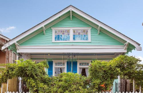 New Orleans House | Modern Victorian House With Relaxing Courtyard