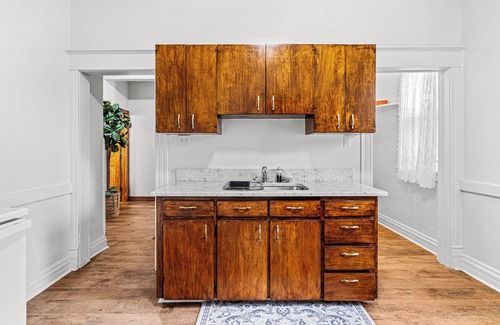 Pueblo House | Modern Victorian sleeps 6 trailer parking