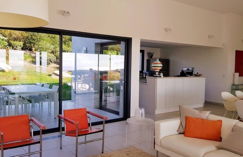Bonifacio House | MODERN VILLA 10 PERONNES SWIMMING POOL 10MN FROM THE BEACH AND SPERONE GOLF VIEW