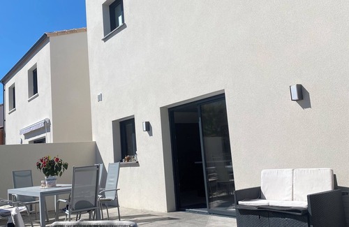 Beziers Villa | Modern villa between the sea and the vineyards