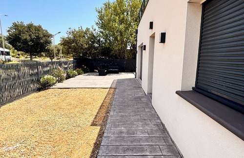 Beziers Villa | Modern villa between the sea and the vineyards
