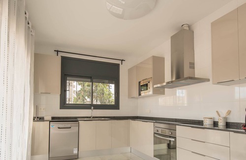 El Vendrell Ski Chalet | Modern villa Elvira
