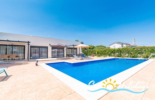 El Vendrell Ski Chalet | Modern villa Elvira