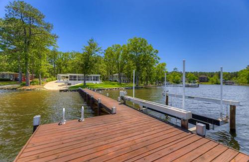 Gilbert House | Modern Villa - Lake Views