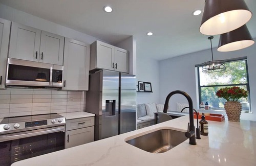 Rotonda Heights House | Modern villa near the beach with lanai, outdoor kitchen and fully equipped!