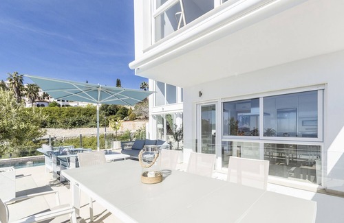 Salobrena Villa | Modern villa with heated swimming pool and breathtaking view