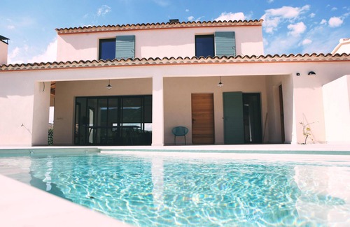 Malaucene Villa | MODERN VILLA WITH PRIVATE POOL AT THE FOOT OF Mt VENTOUX - 1O people