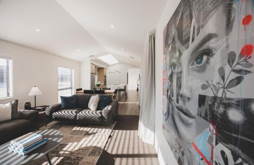 Lake Hawea House | Modern Vista - Lake Hawea Holiday Home