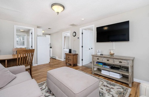 Winnisquam Condo | Modern Waterfront Condo with Views and Lake Access