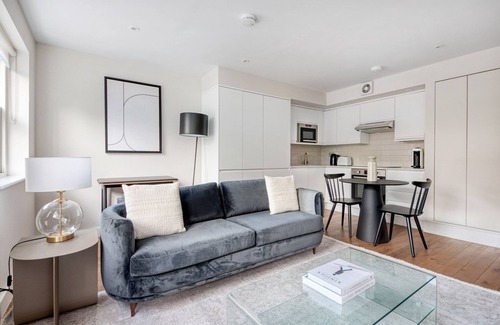 Waterloo Apartment | Modern Waterloo 2BR open plan with Balcony on Lower Marsh, by Blueground