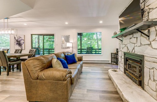 Hemphill Heights House | Modern Waynesville Cabin about 9 Mi to Lake Junaluska!