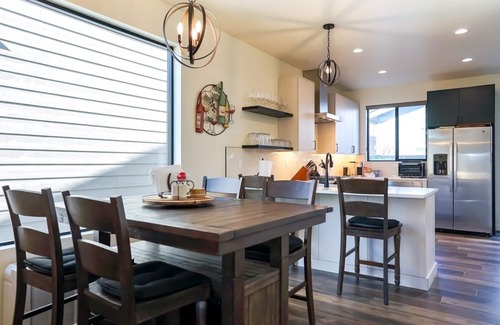 Coeur d'Alene House | Modern, well-stocked Home in Gated Community Ready for all your Vacation needs!